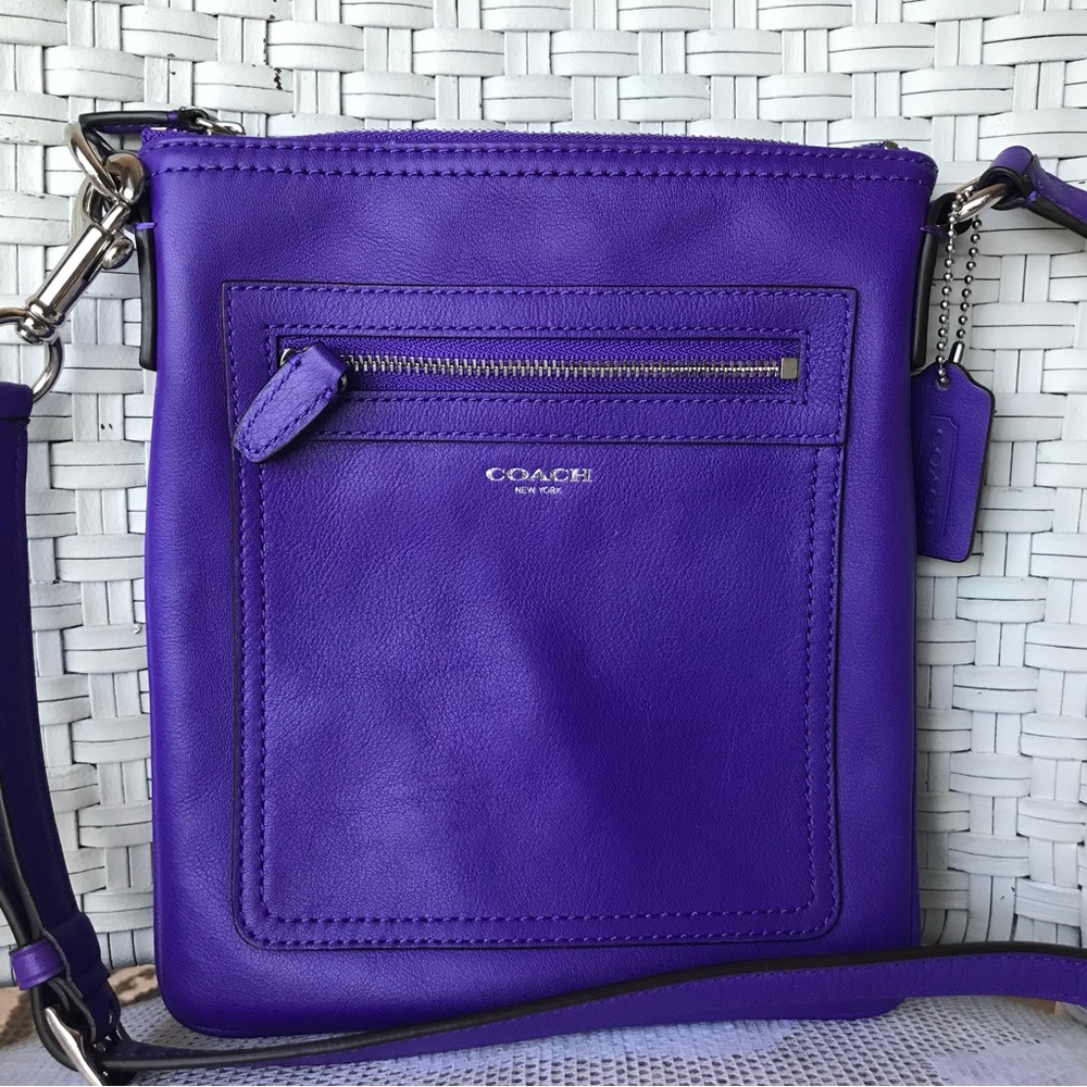 NWOT Coach Legace Leathr Swingpack